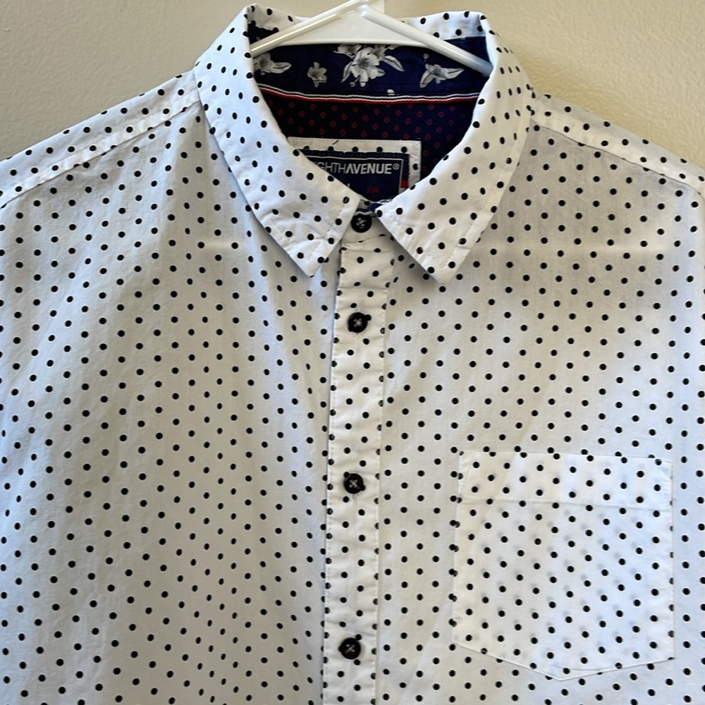 Men’s White Dress Shirt w/Polka Dot Sz L